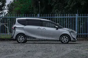 Toyota Sienta 2020 Silver