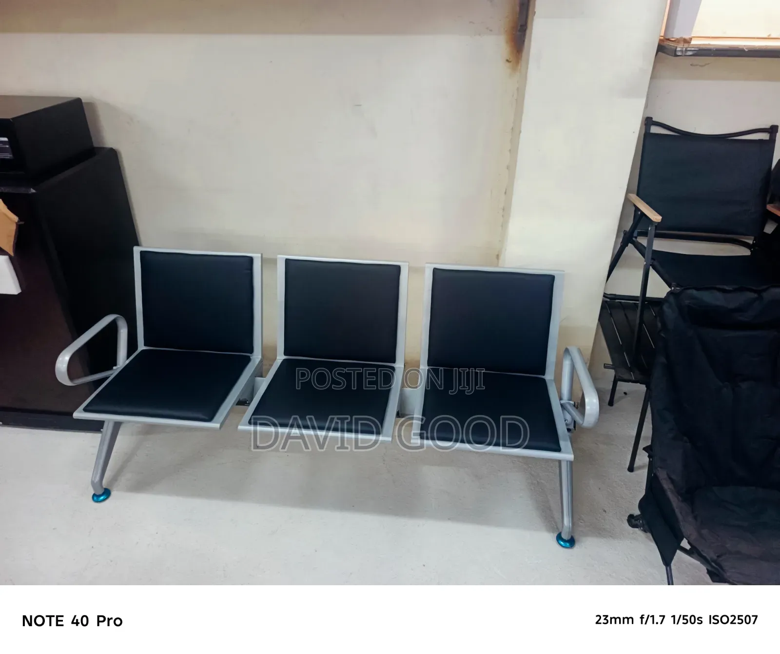 Link Waiting Chair