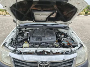 Toyota Hilux 2.5 D-4D Double Cab 4x4 SRX 2007 White