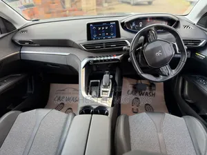 Peugeot 3008 2019 Green