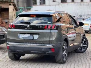 Peugeot 3008 2019 Green