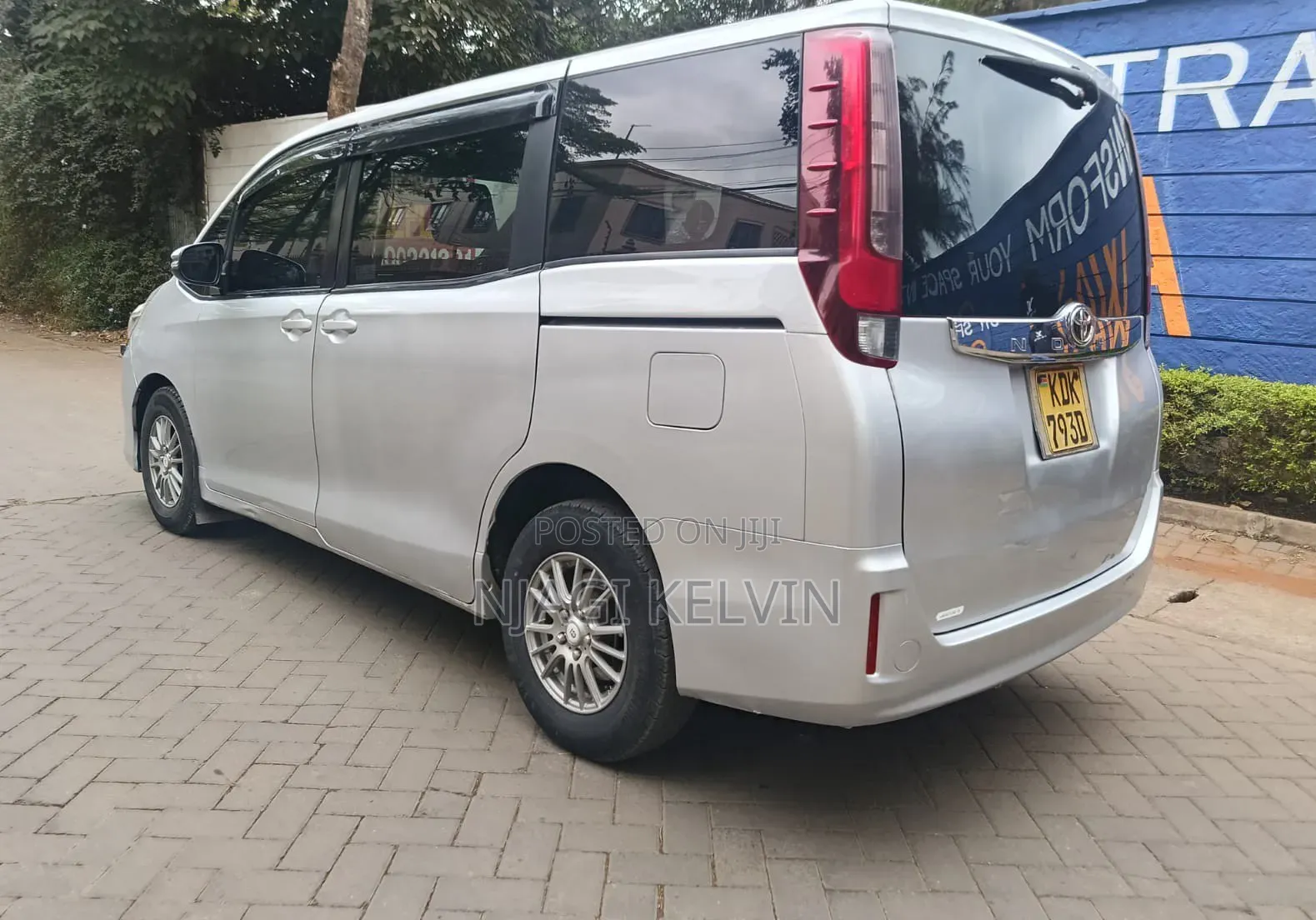 Toyota Noah 2015 Silver