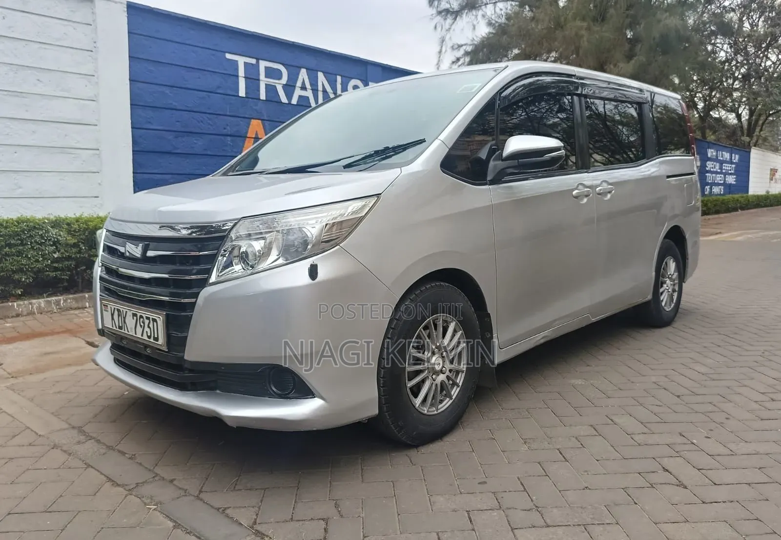 Toyota Noah 2015 Silver
