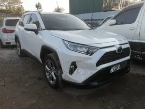 Toyota RAV4 2019 White