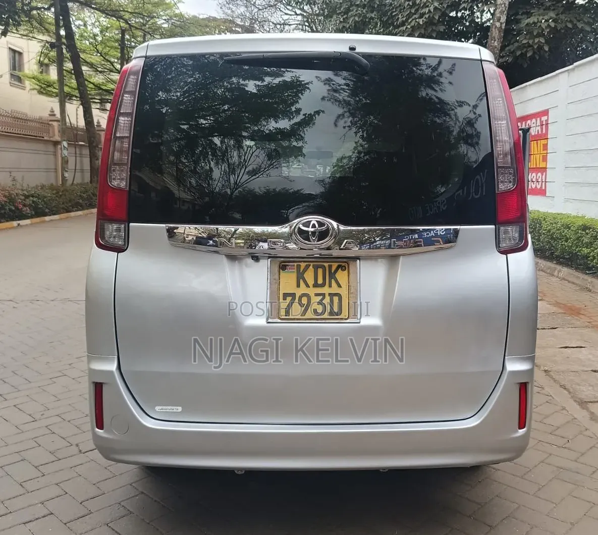 Toyota Noah 2015 Silver