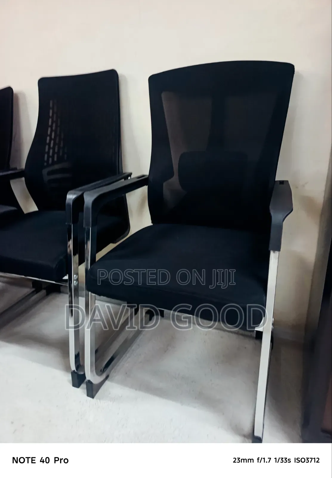 Black Waiting Seat