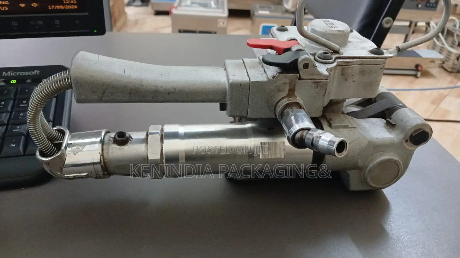 Pneumatic Strapping Machine
