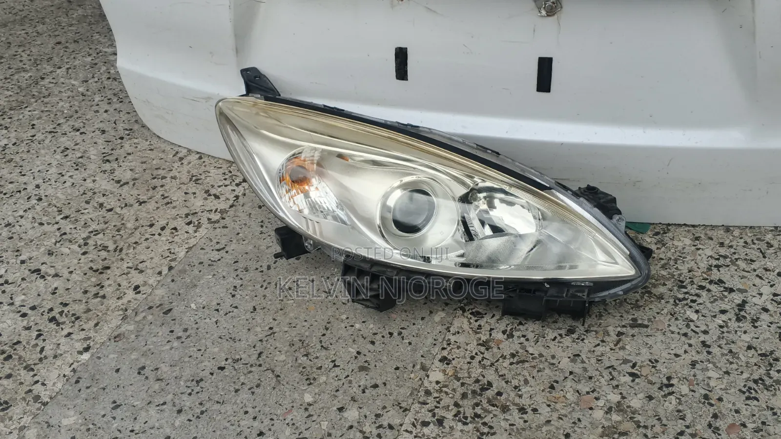 Mazda Premacy 2010-2012 Headlight