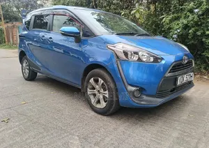 Toyota Sienta 2015 Blue