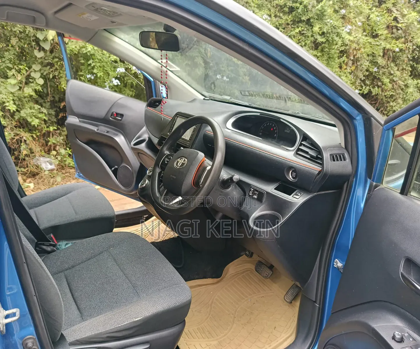 Toyota Sienta 2015 Blue