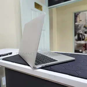 Laptop Apple MacBook Pro 32GB Intel Core i7 SSD 512GB