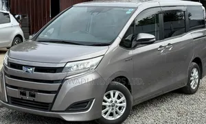 Toyota Noah 1.8 FWD Hybrid (7 seater) 2019 Gray