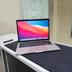 Laptop Apple MacBook Pro 32GB Intel Core i7 SSD 512GB