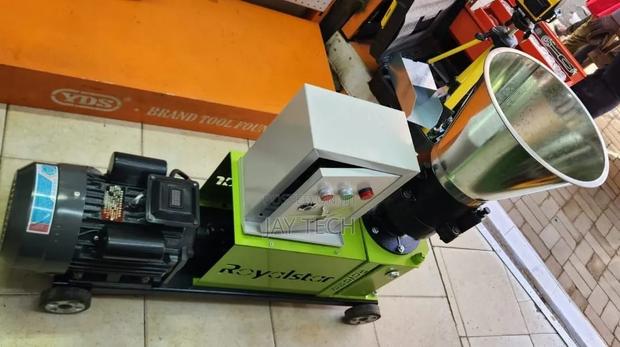 Pellet Make Machine With a Control Box/Pellet Make Machine - main view