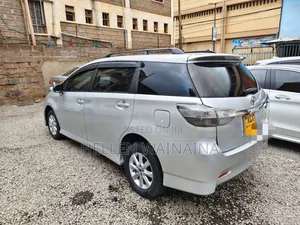 Toyota Wish 2013 Silver