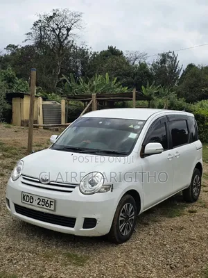 Toyota Sienta 1.5 FWD 2014 White