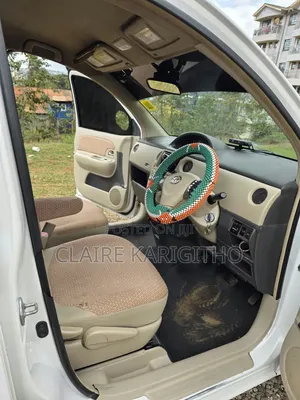 Toyota Sienta 1.5 FWD 2014 White
