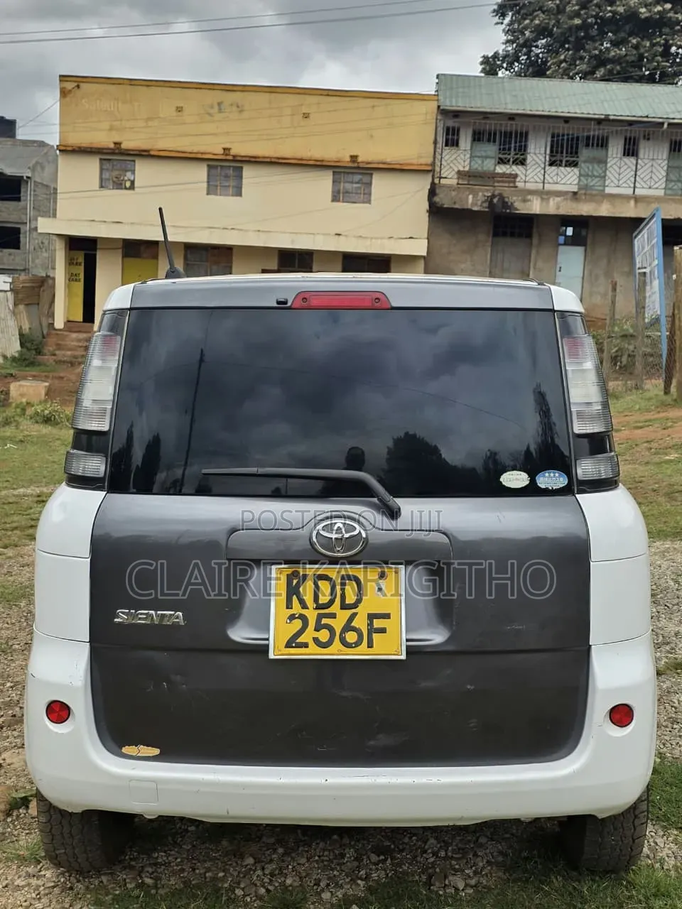 Toyota Sienta 1.5 FWD 2014 White