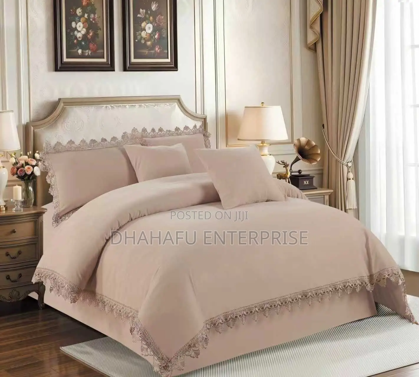 Luxury Lace-Trim Duvet Set – 6-Piece (Duvet, Bedsheet 4 Pillowcases)