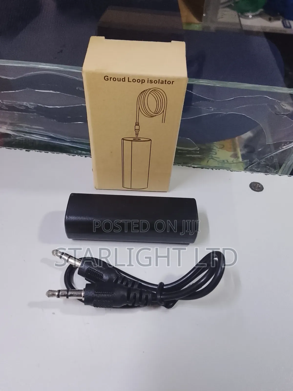 Aux Audio Noise Suppressor for Clear Sound in Cars and Speakers