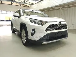 Toyota RAV4 Limited AWD 2020 White