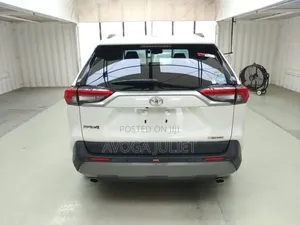 Toyota RAV4 Limited AWD 2020 White