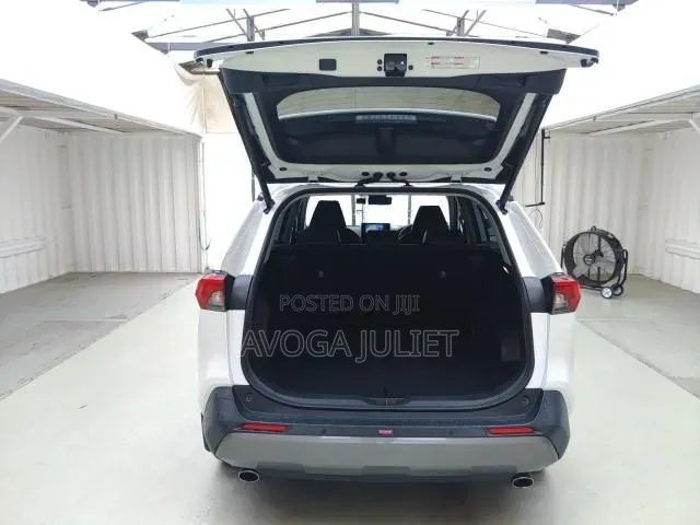 Toyota RAV4 Limited AWD 2020 White