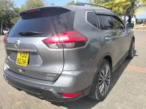 Nissan X-Trail 2016 Gray