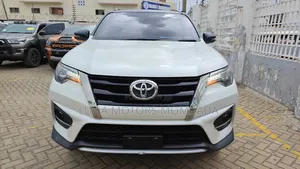 Toyota Fortuner 2.8 D AWD 2019 White