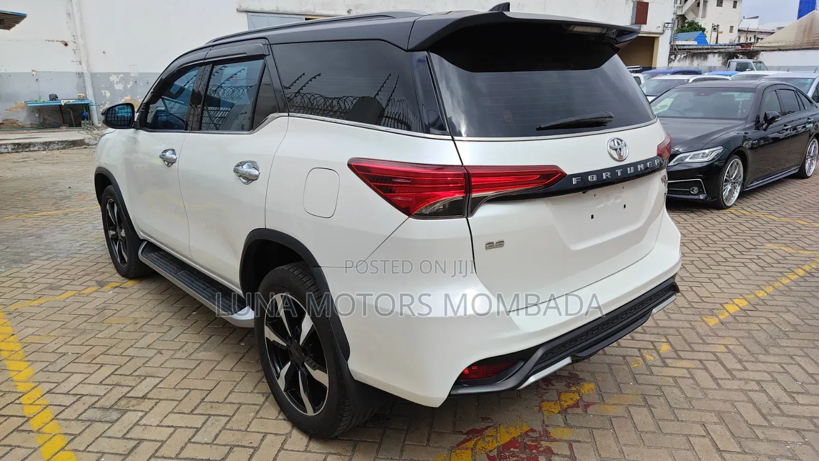 Toyota Fortuner 2.8 D AWD 2019 White