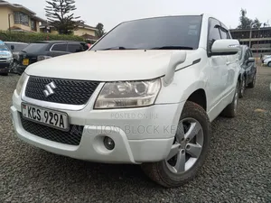 Suzuki Escudo 2012 White