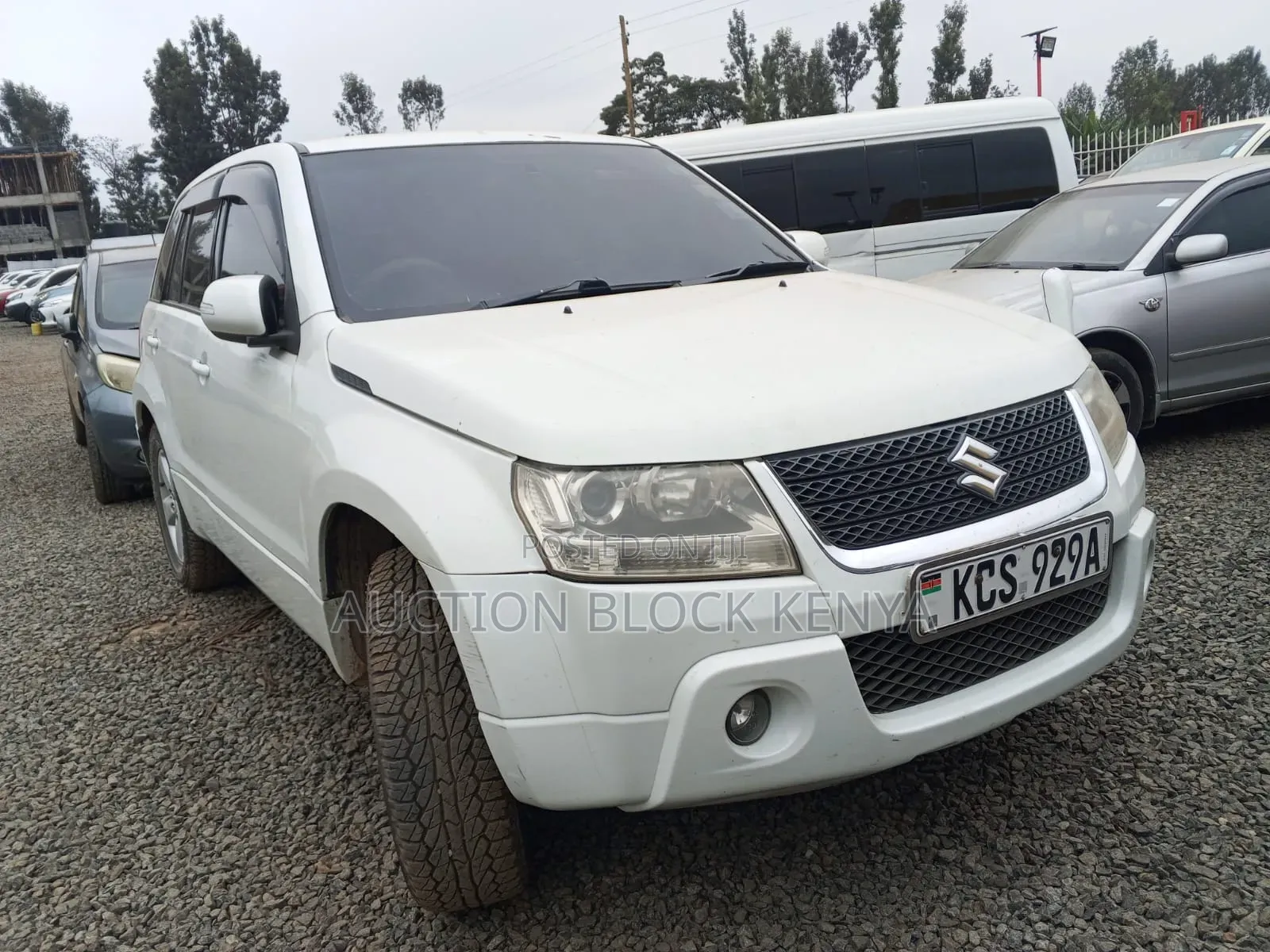 Suzuki Escudo 2012 White