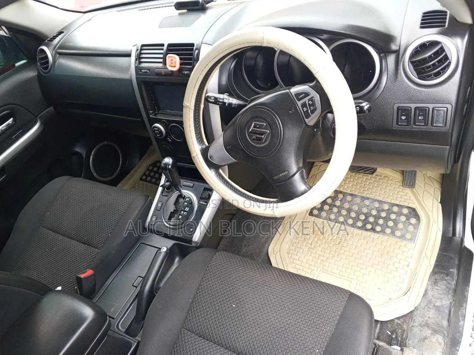 Suzuki Escudo 2012 White