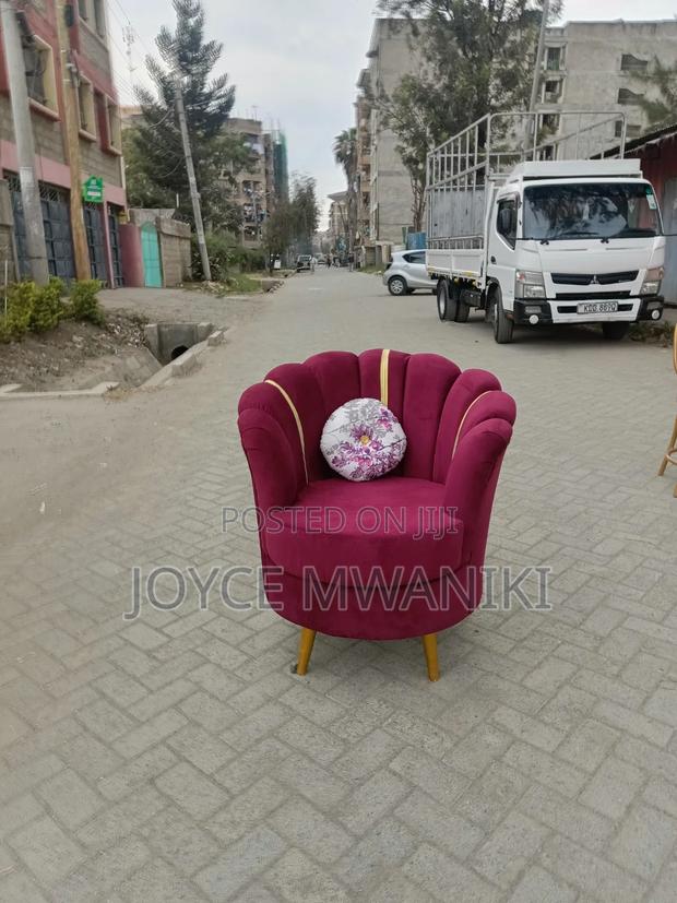 Maroon Red Single Flower Seat - thumbnail 2