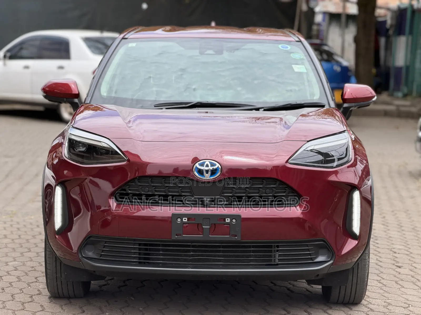 Toyota Yaris Cross 1.5 Hybrid AWD 2021 Burgundy