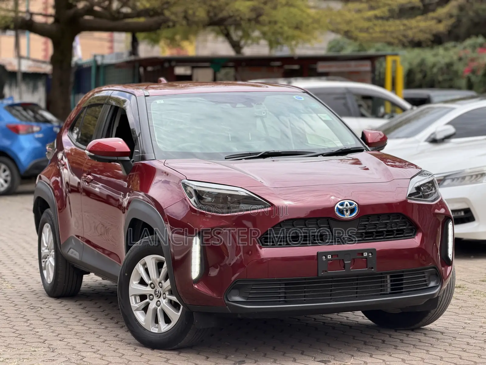 Toyota Yaris Cross 1.5 Hybrid AWD 2021 Burgundy