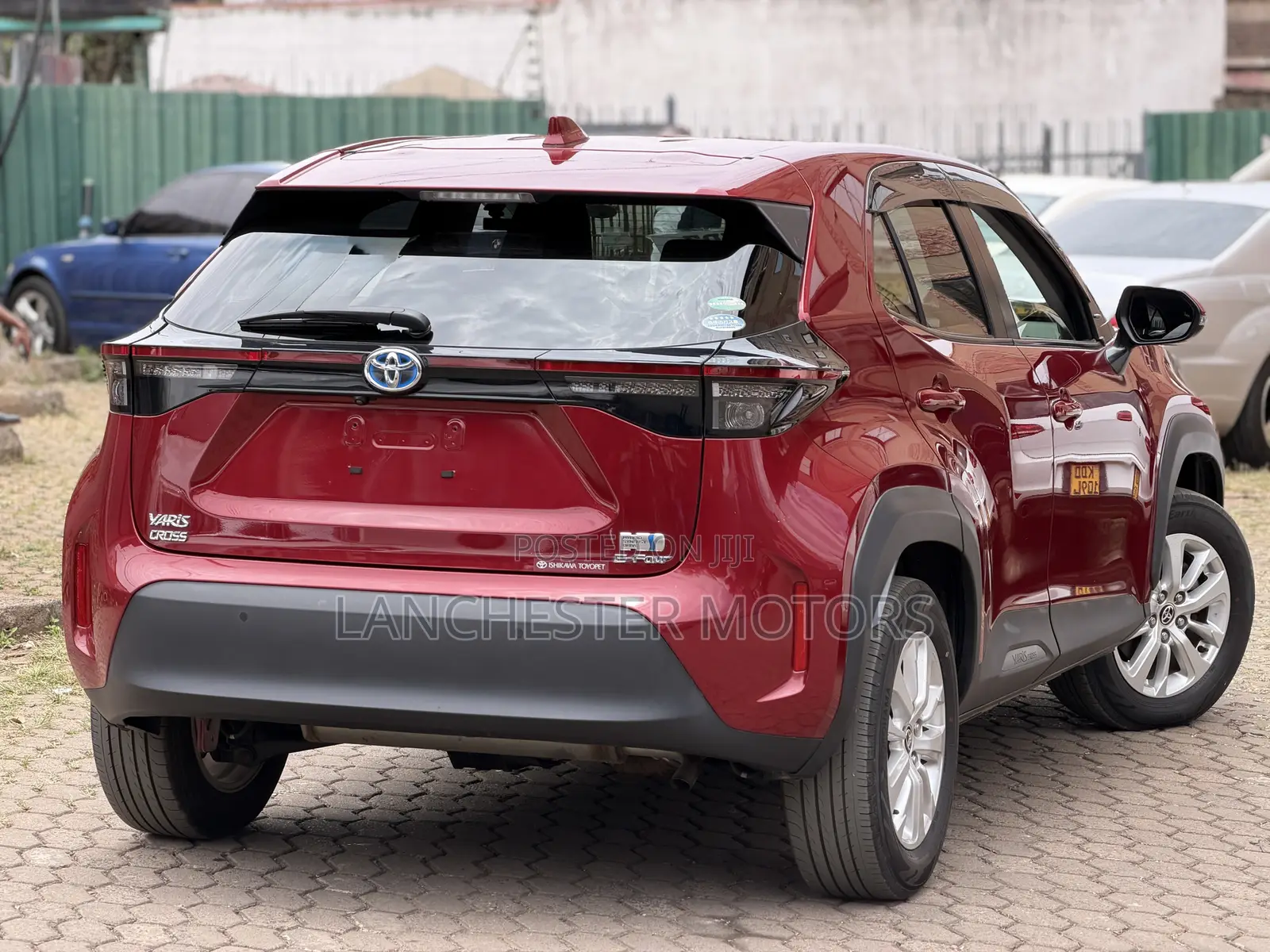 Toyota Yaris Cross 1.5 Hybrid AWD 2021 Burgundy