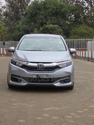 Honda Fit Shuttle 2019 Silver