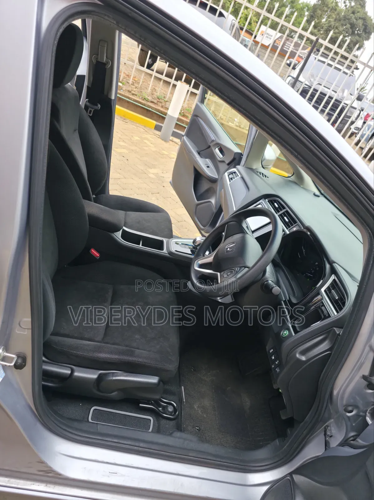 Honda Fit Shuttle 2019 Silver