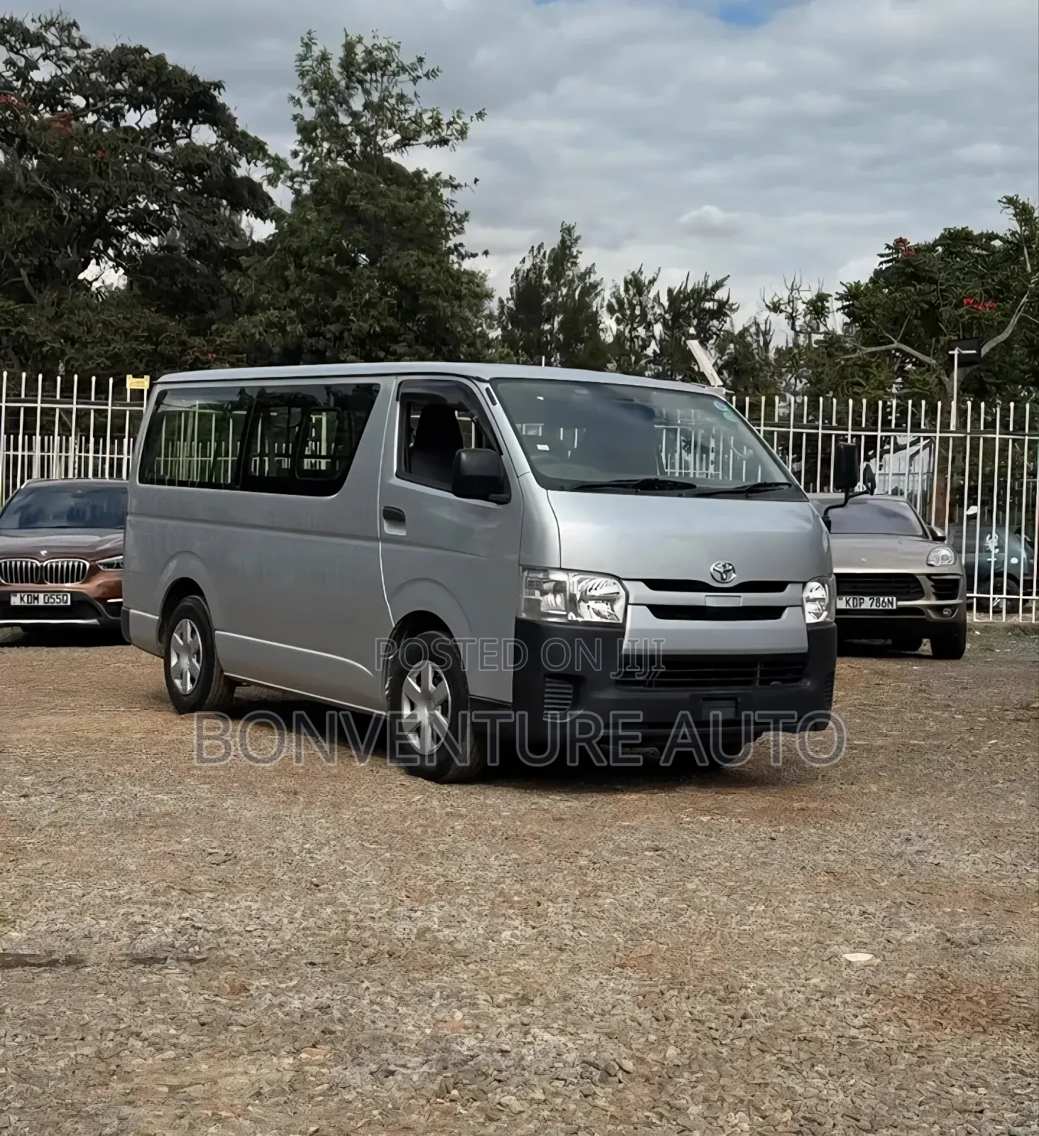 Toyota HiAce 2018 Silver
