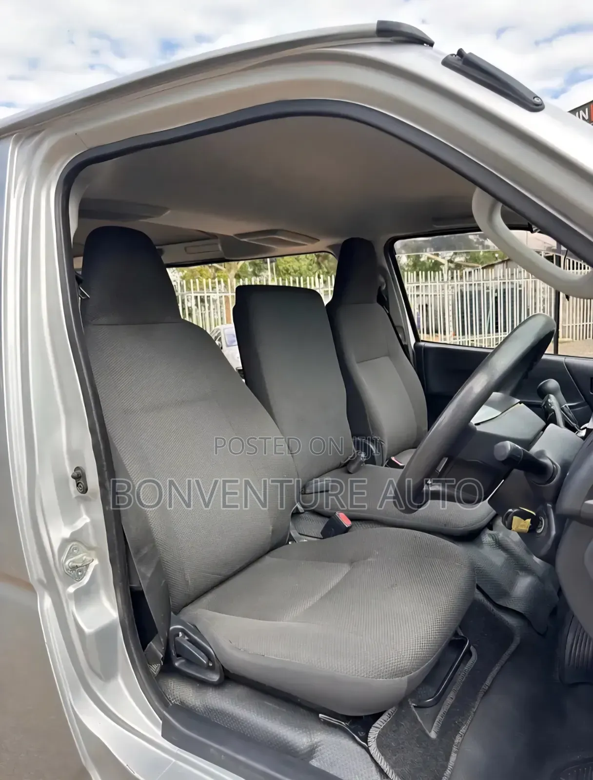 Toyota HiAce 2018 Silver