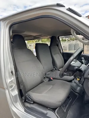 Toyota HiAce 2018 Silver