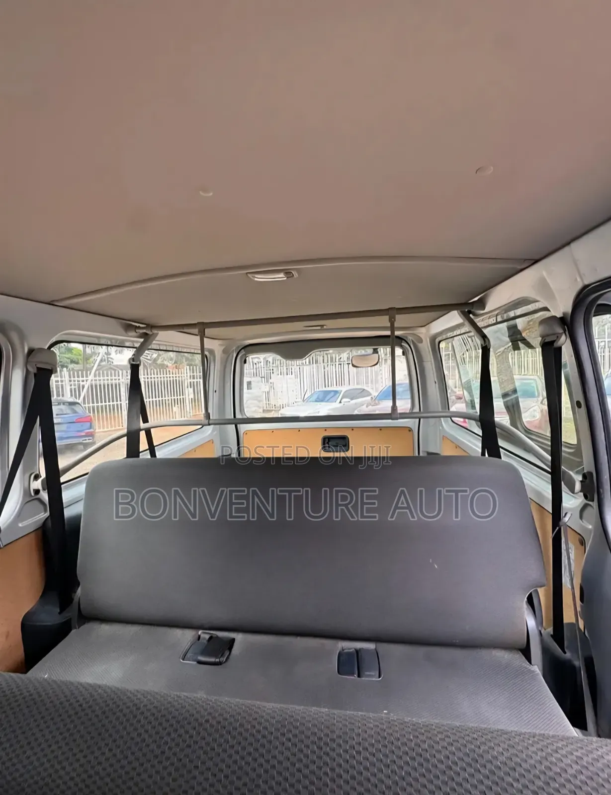 Toyota HiAce 2018 Silver