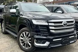 Toyota Land Cruiser LC300 2023 Black