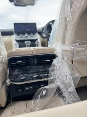Toyota Land Cruiser LC300 2023 Black