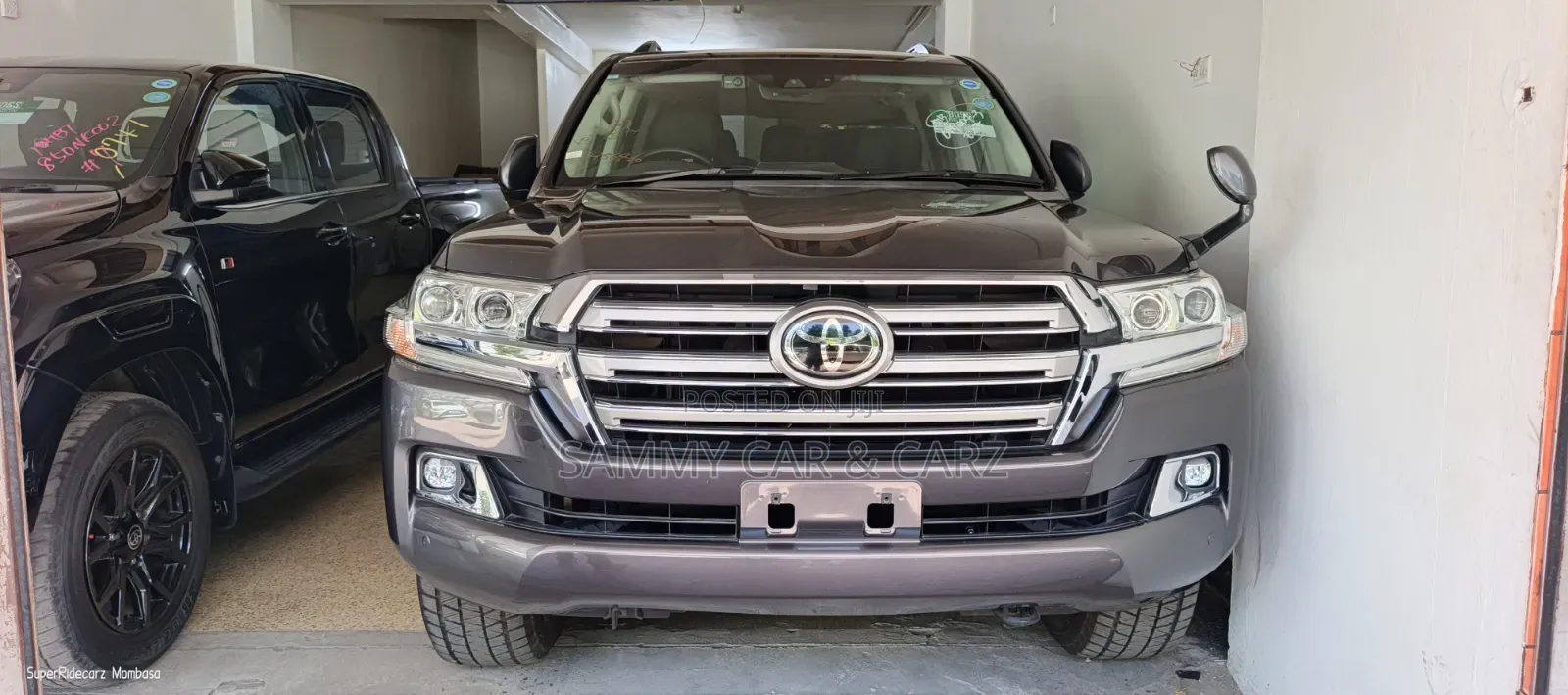 Toyota Land Cruiser 4.6 V8 ZX 2019 Gray