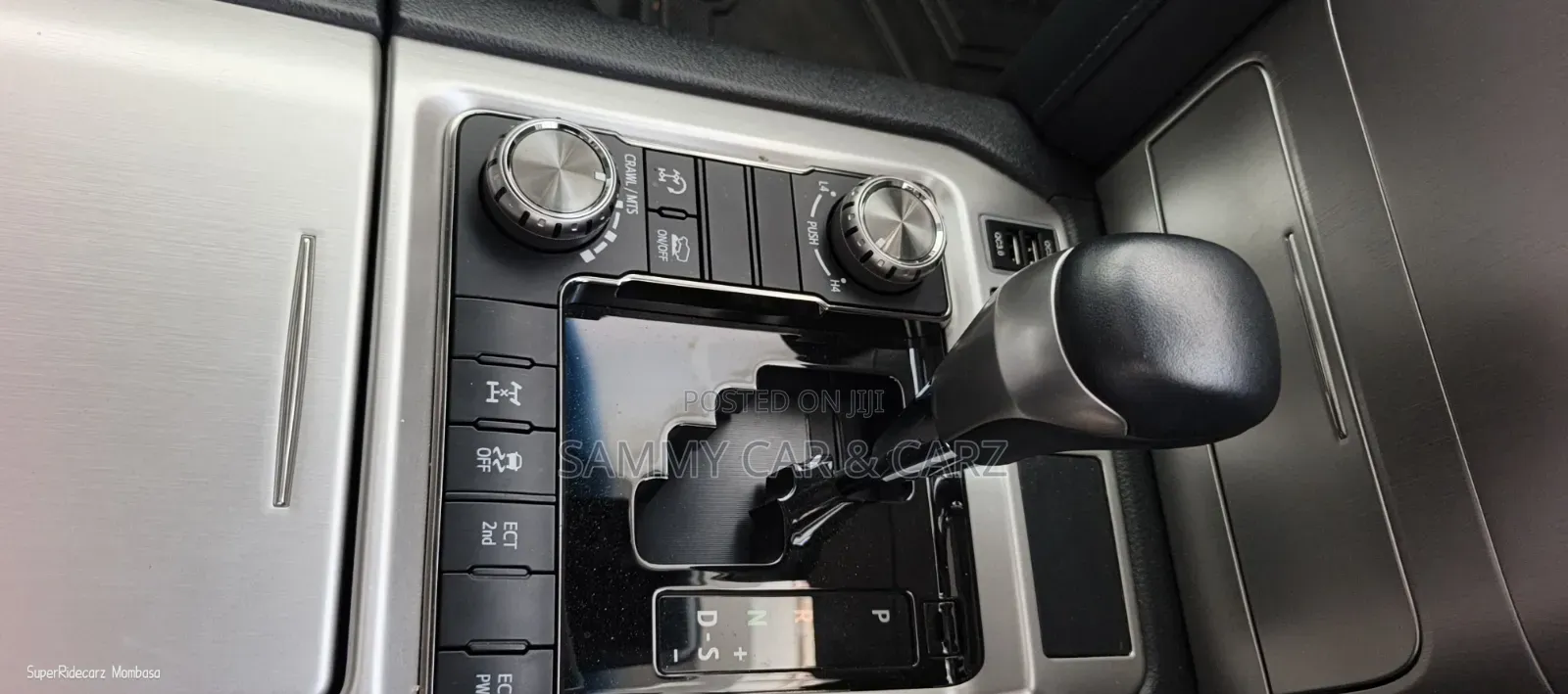 Toyota Land Cruiser 4.6 V8 ZX 2019 Gray
