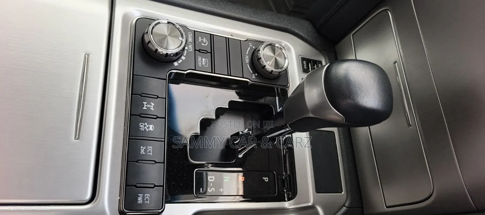 Toyota Land Cruiser 4.6 V8 ZX 2019 Gray