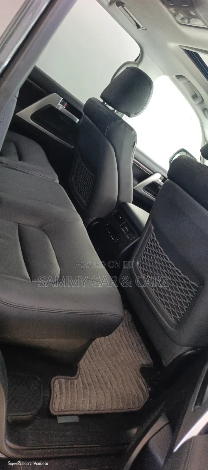 Toyota Land Cruiser 4.6 V8 ZX 2019 Gray