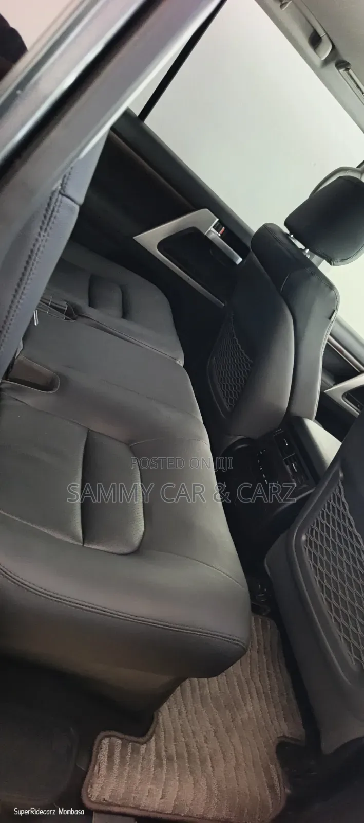 Toyota Land Cruiser 4.6 V8 ZX 2019 Gray